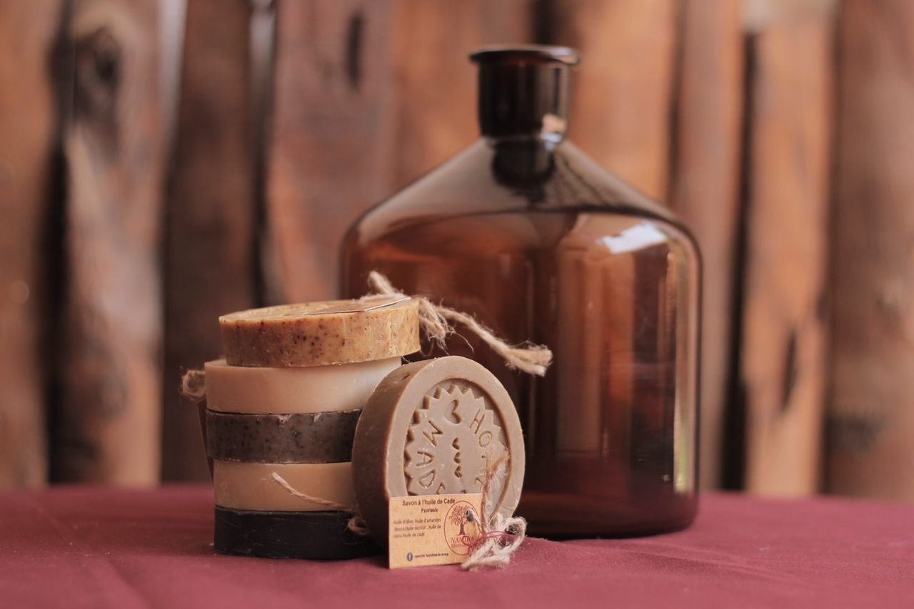 2f0a0df6-d0a9-4540-abc8-58f2e3954011 Savon à l’Huile de Cade – Image 1