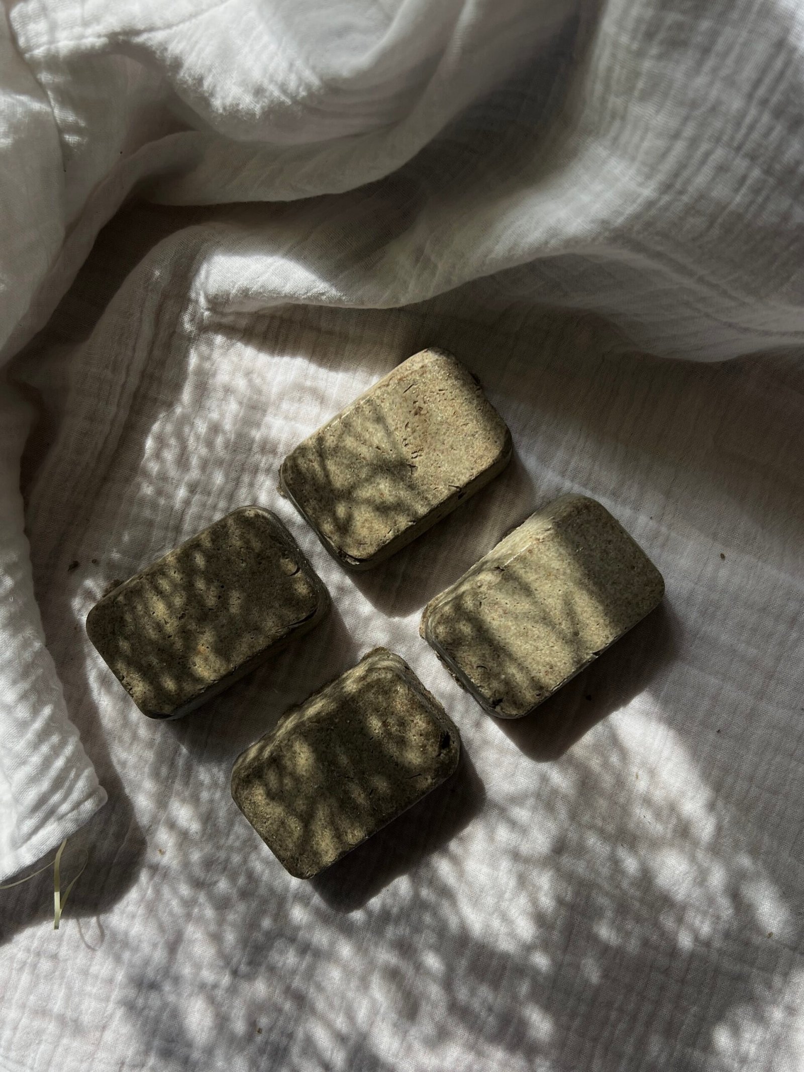 img_2951-2 Shampoing solide cheveux sec – Image 1